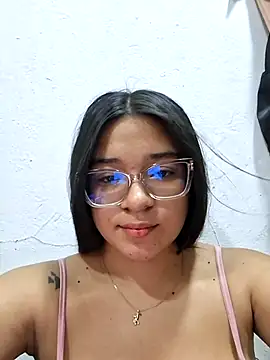 Snapshot of -VICKKY chatting on 25, 6, 2026 -VICKKY online show from 25, 6, 2026