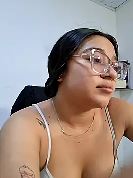 Snapshot of -VICKKY chatting on 1, 7, 2026 -VICKKY online show from 1, 7, 2026