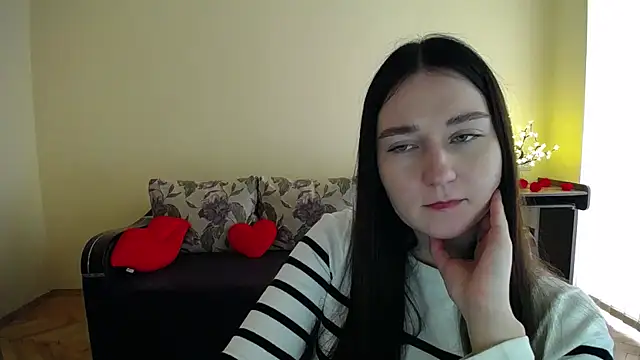 Snapshot of Pretty_shy chatting on 28, 4, 2026 Pretty shy online show from 28, 4, 2026