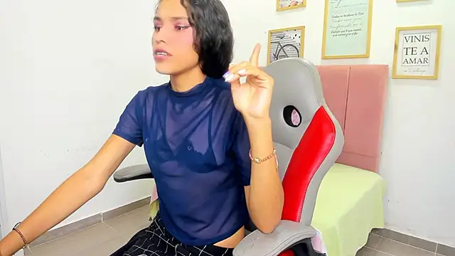 Evelin shy online show from 7, 11, 2025