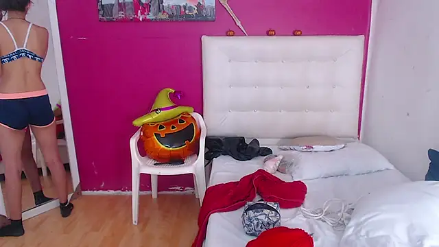 Snapshot of nextdoor_fantasy1 chatting on 5, 11, 2025 nextdoor fantasy1 online show from 5, 11, 2025