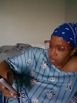 Snapshot of madamsensuale chatting on 31, 12, 2024 madamsensuale online show from 31, 12, 2024