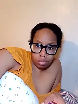 Snapshot of madamsensuale chatting on 9, 2, 2025 madamsensuale online show from 9, 2, 2025