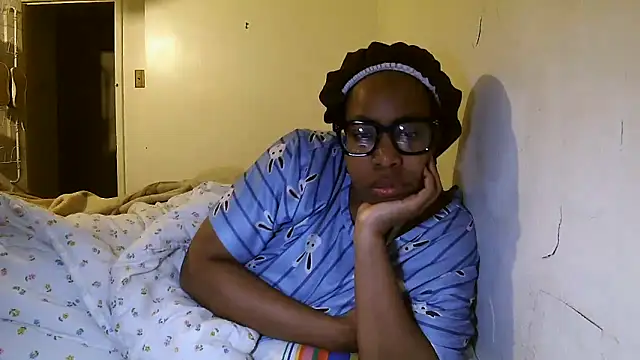 Snapshot of madamsensuale chatting on 10, 3, 2025 madamsensuale online show from 10, 3, 2025