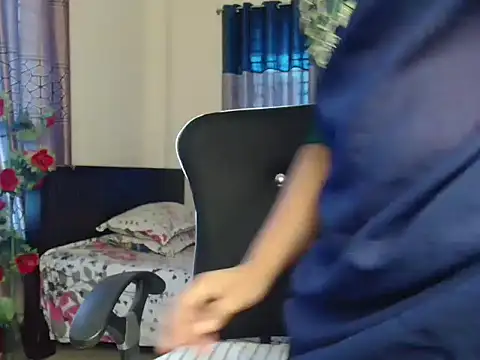 Unlucky-flowers online show from 4, 11, 2025