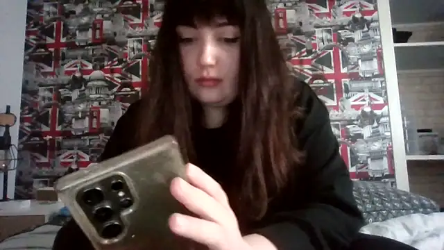 Lynylou online show from 13, 11, 2025