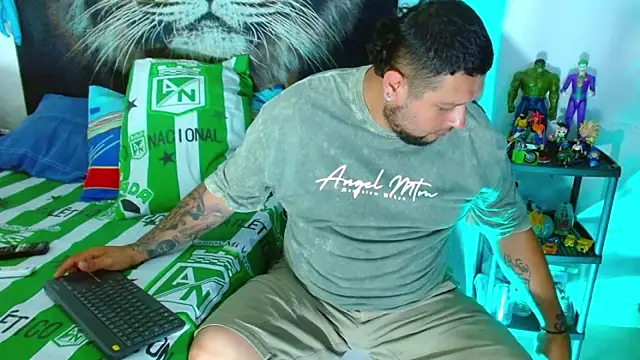 Michaell Myerss  online show from 16, 12, 2025