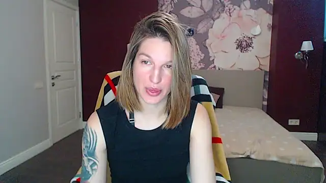 EmilyWalkeri online show from 5, 3, 2025