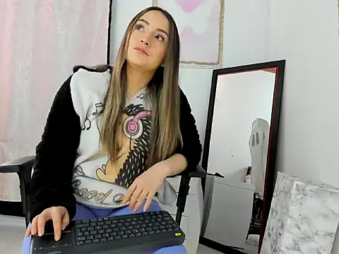 Snapshot of cindy_love2 chatting on 15, 3, 2026 cindy love2 online show from 15, 3, 2026
