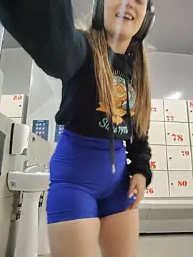 Snapshot of cindy_love2 chatting on 21, 5, 2026 cindy love2 online show from 21, 5, 2026