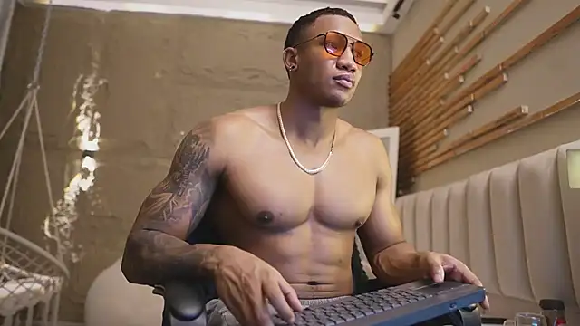 Logan Varela online show from 15, 4, 2026