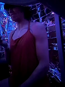 gurlnips online show from 21, 2, 2025