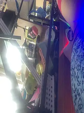 gurlnips online show from 26, 11, 2025