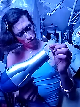 gurlnips online show from 17, 12, 2025