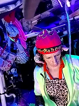 gurlnips online show from 20, 3, 2026