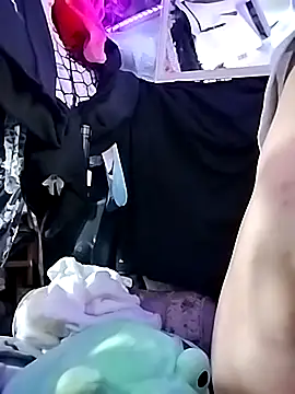 gurlnips online show from 10, 4, 2026