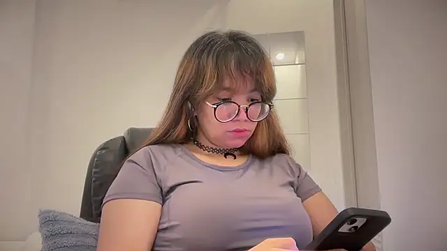 Snapshot of Pinkyrose111 chatting on 30, 4, 2026 Pinkyrose111 online show from 30, 4, 2026