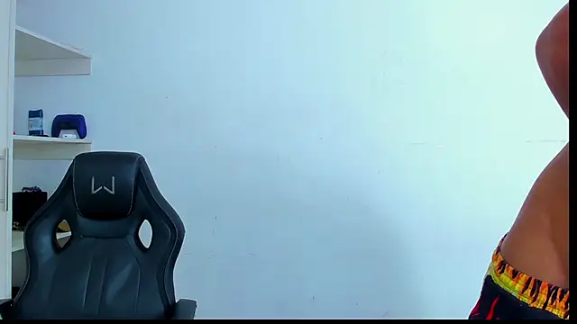 Snapshot of dominic_smith_ chatting on 23, 12, 2024 dominic smith online show from 23, 12, 2024