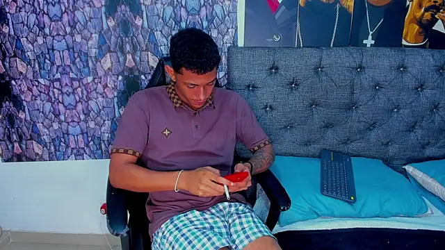 Snapshot of dominic_smith_ chatting on 5, 2, 2025 dominic smith online show from 5, 2, 2025