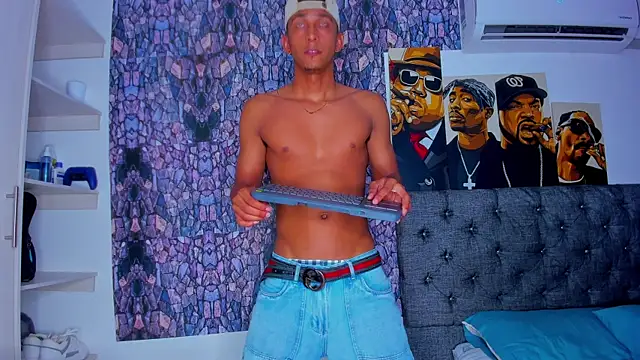 Snapshot of dominic_smith_ chatting on 6, 2, 2025 dominic smith online show from 6, 2, 2025