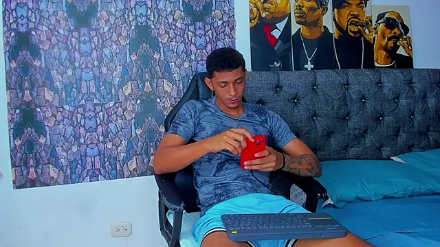 Snapshot of dominic_smith_ chatting on 7, 2, 2025 dominic smith online show from 7, 2, 2025