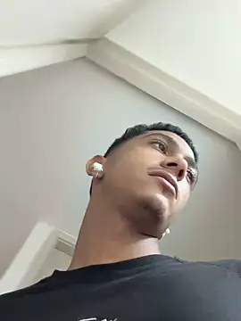 Snapshot of dominic_smith_ chatting on 13, 2, 2025 dominic smith online show from 13, 2, 2025