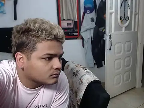 Boycuriousxxx online show from 20, 10, 2025