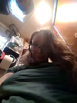 ILUV2TUCHMYKITTY online show from 14, 11, 2025