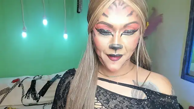 Snapshot of angelina_james_ chatting on 13, 10, 2025 angelina james online show from 13, 10, 2025