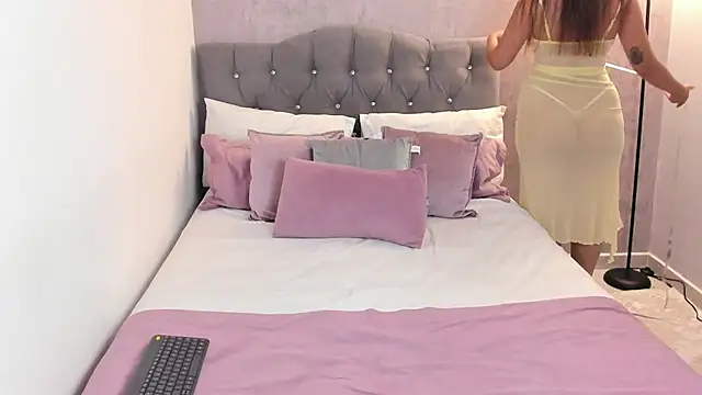 gia watsonn online show from 2, 2, 2026