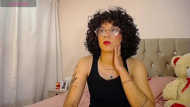 Snapshot of zoe_alanaa chatting on 22, 10, 2025 zoe alanaa online show from 22, 10, 2025