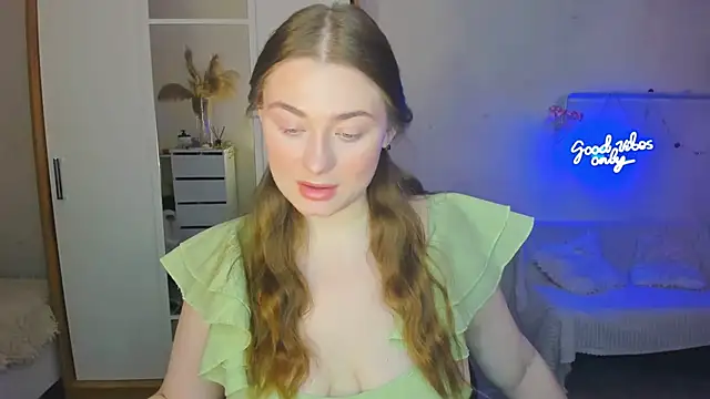 Snapshot of Demure_Smile chatting on 8, 2, 2025 Demure Smile online show from 8, 2, 2025