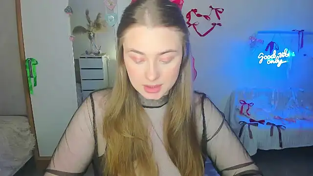 Snapshot of Demure_Smile chatting on 14, 2, 2025 Demure Smile online show from 14, 2, 2025