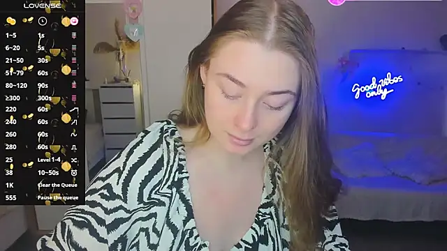 Snapshot of Demure_Smile chatting on 21, 2, 2025 Demure Smile online show from 21, 2, 2025