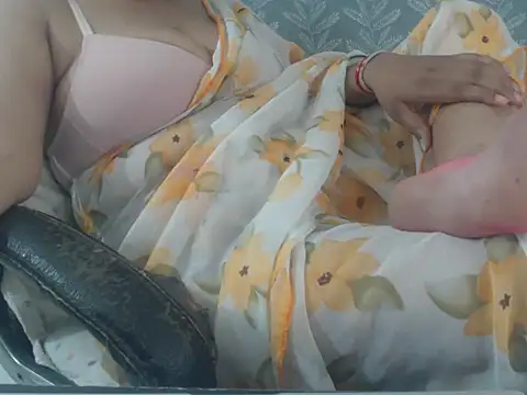 Snapshot of cute-priy chatting on 28, 7, 2026 cute-priy online show from 28, 7, 2026