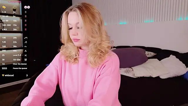 Snapshot of AliceMorr chatting on 14, 12, 2024 AliceMorr online show from 14, 12, 2024