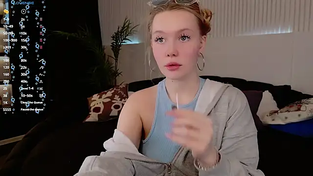 Snapshot of AliceMorr chatting on 21, 12, 2024 AliceMorr online show from 21, 12, 2024