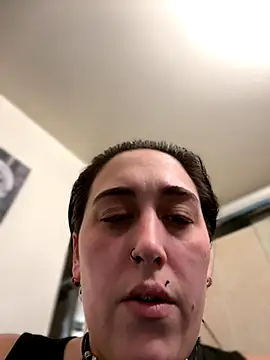 ThicBunz online show from 2, 11, 2025