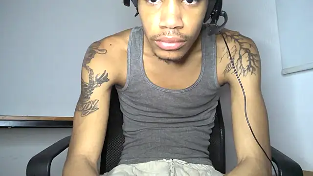 Snapshot of Skinnyblackman chatting on 3, 6, 2026 Skinnyblackman online show from 3, 6, 2026