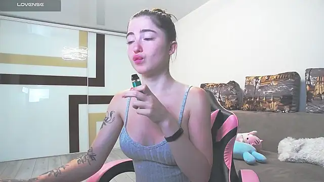 Snapshot of Luxuryalma chatting on 29, 6, 2026 Luxuryalma online show from 29, 6, 2026