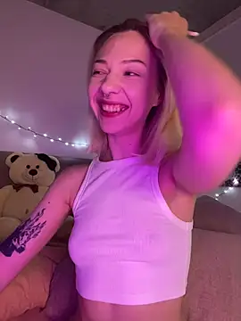 Snapshot of _urbestie_ chatting on 18, 6, 2026 urbestie online show from 18, 6, 2026