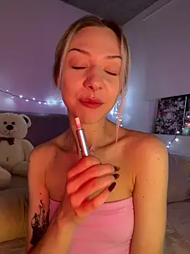 Snapshot of _urbestie_ chatting on 25, 7, 2026 urbestie online show from 25, 7, 2026