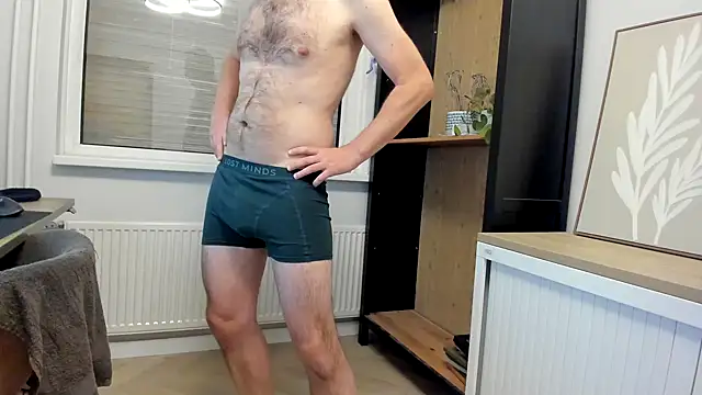 Snapshot of green_oasis100 chatting on 21, 10, 2025 green oasis100 online show from 21, 10, 2025