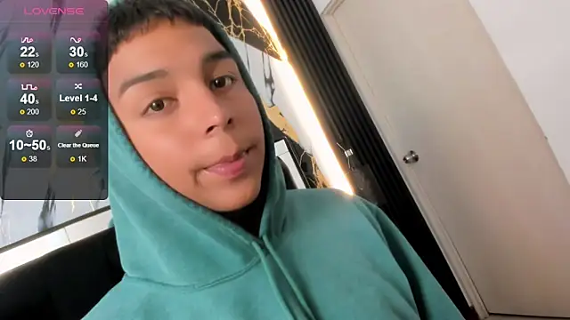 Snapshot of Seductivo_jr chatting on 24, 4, 2026 Seductivo jr online show from 24, 4, 2026