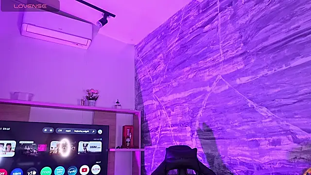 Melany Luv online show from 5, 4, 2026