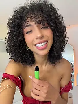 Snapshot of OSHUN_ chatting on 17, 5, 2026 OSHUN online show from 17, 5, 2026