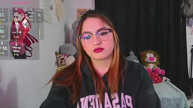 lucycherry   online show from 17, 9, 2025