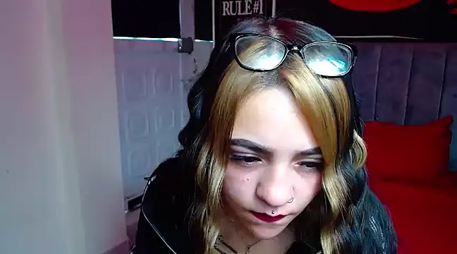 Violettasquirt online show from 22, 1, 2025