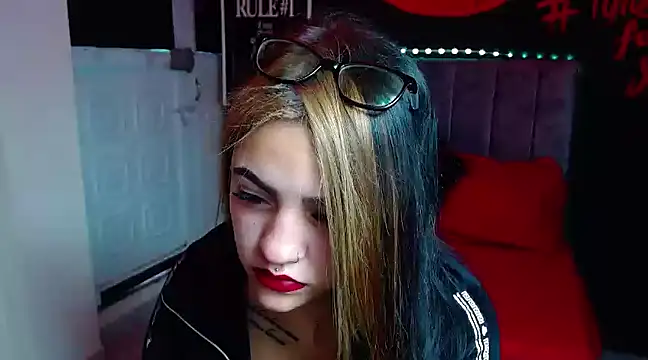 Violettasquirt online show from 25, 1, 2025