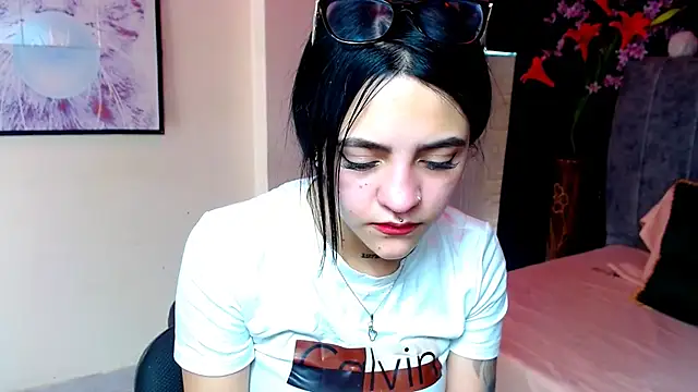 Violettasquirt online show from 29, 11, 2025